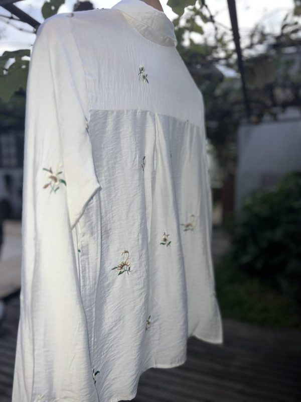 Camisa Bordado Floral - Imagem 2
