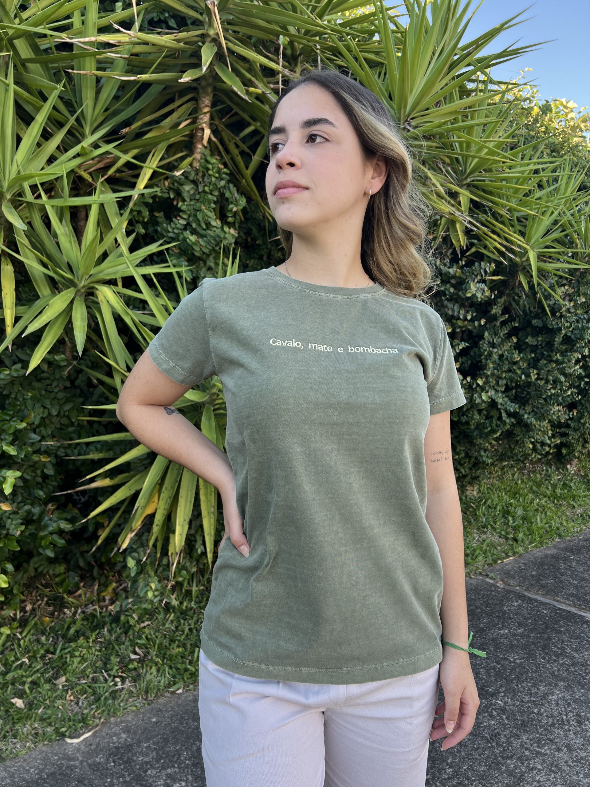 Camiseta - Cor verde escuro