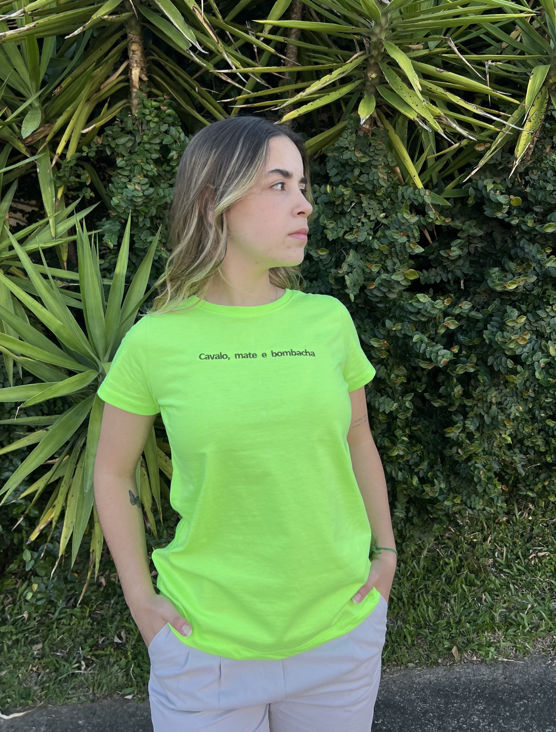 Camiseta - Cor verde neon
